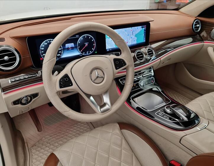Mercedes-Benz Třídy E 9