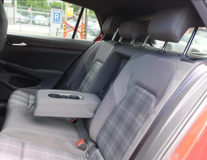Volkswagen Golf 13