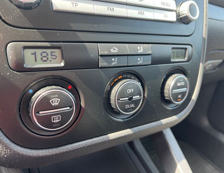 Volkswagen Golf 25