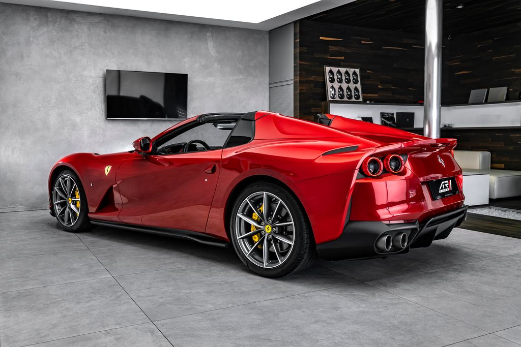 Ferrari 812