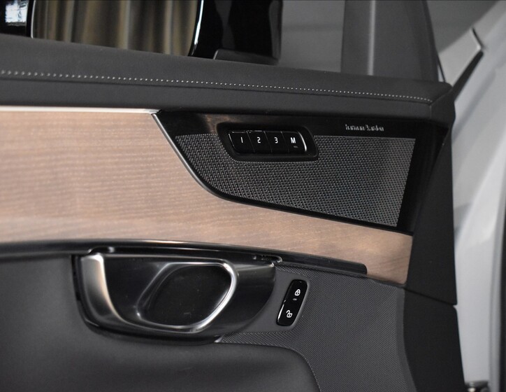 Volvo XC90 20