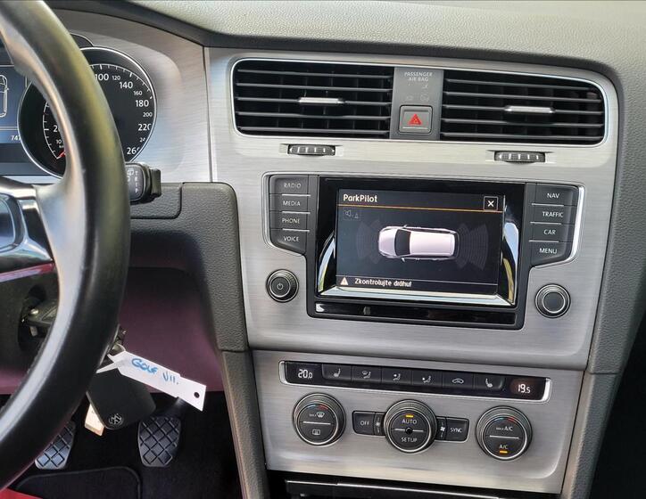 Volkswagen Golf 38