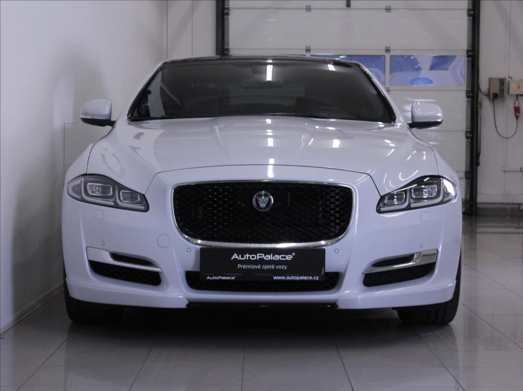 Jaguar XJ
