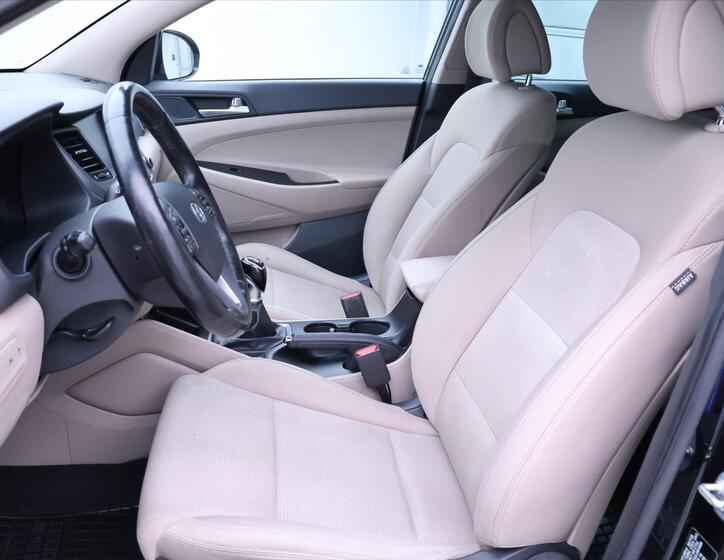 Hyundai Tucson 12