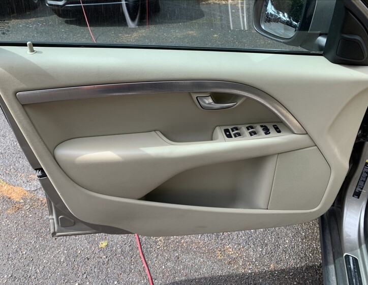 Volvo XC70 12