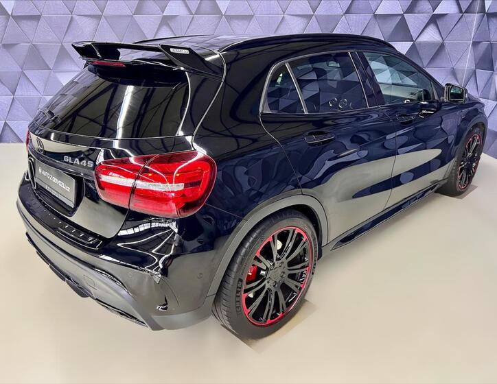 Mercedes-Benz GLA 7