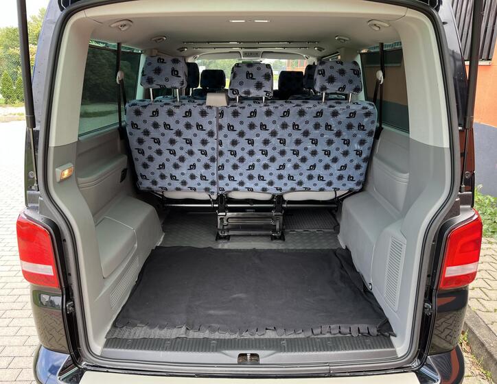 Volkswagen Caravelle 22