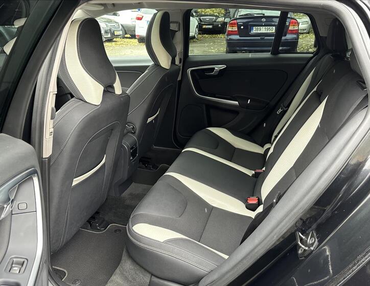 Volvo V60 22