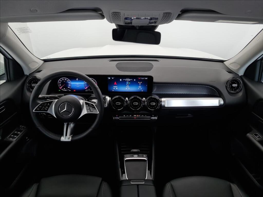 Mercedes-Benz GLB 13