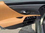 Lexus ES 300h 12