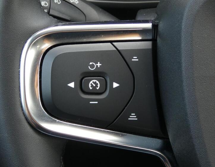 Volvo XC40 11