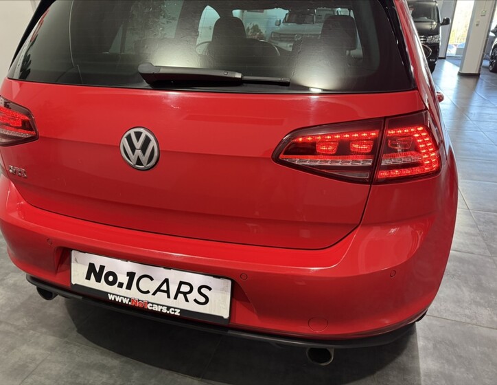 Volkswagen Golf 24