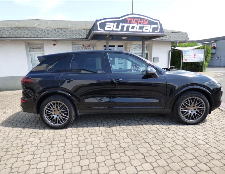 Porsche Cayenne 2