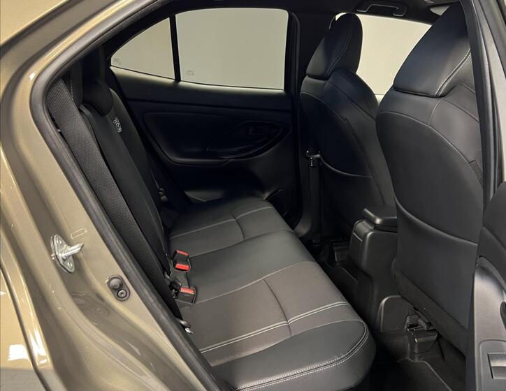 Toyota Yaris Cross 13