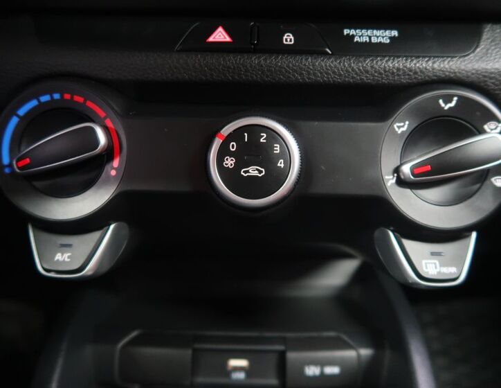 KIA Rio 18
