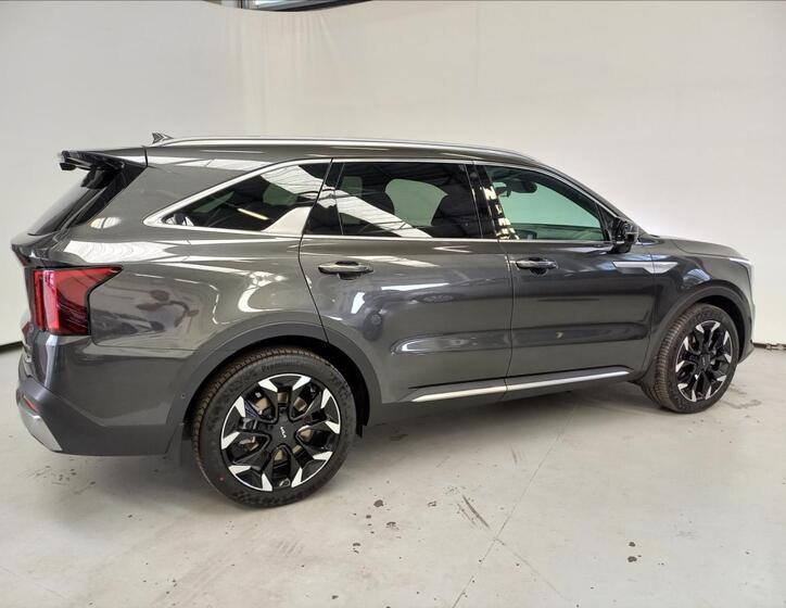 KIA Sorento 4