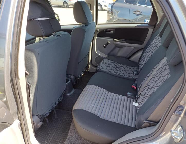Suzuki SX4 8