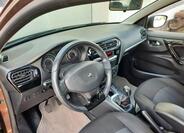 Peugeot 301 13
