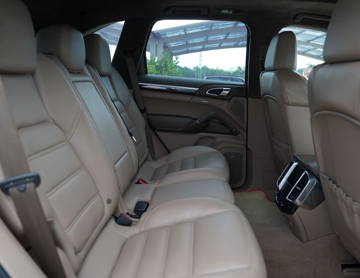 Porsche Cayenne 33