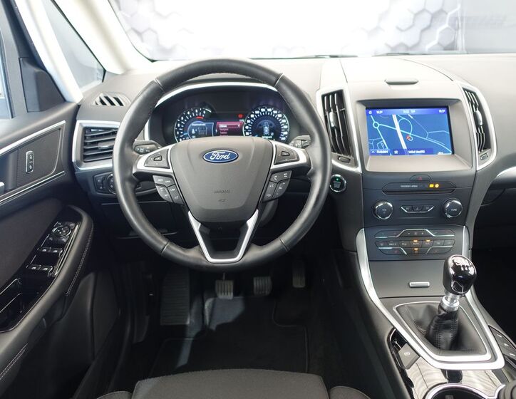 Ford Galaxy 9