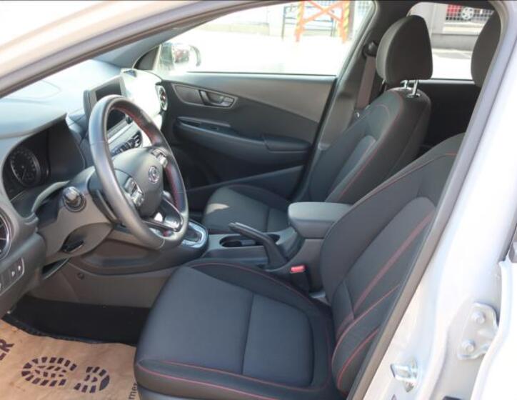 Hyundai Kona 11