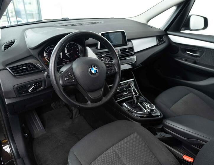 BMW Řada 2 11
