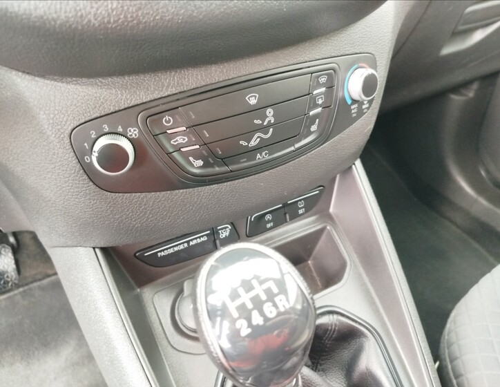 Ford Tourneo Courier 19