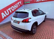 Peugeot 2008 7