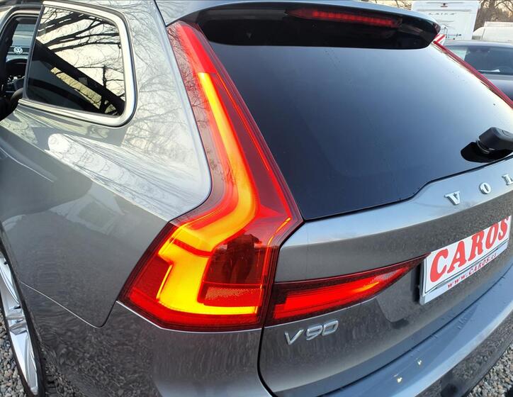 Volvo V90 42