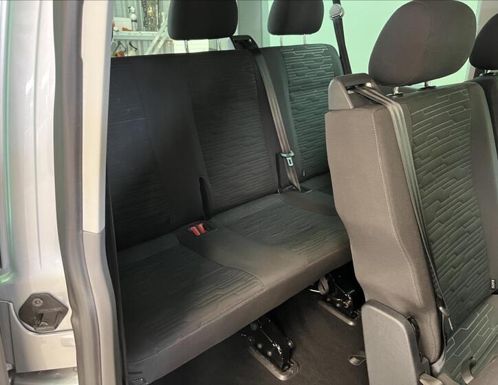 Volkswagen Caravelle 24