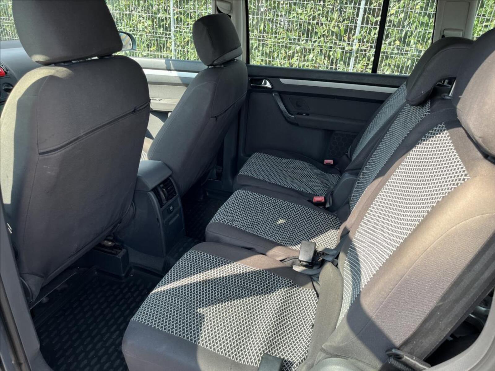 Volkswagen Touran 12