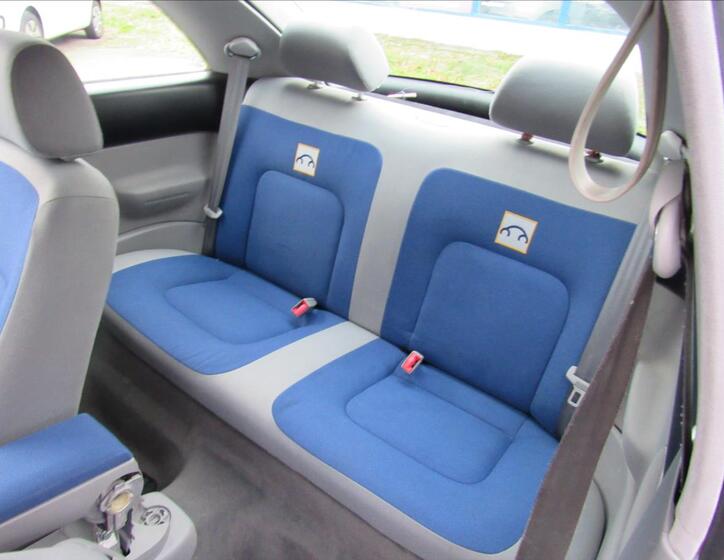 Volkswagen New Beetle 10