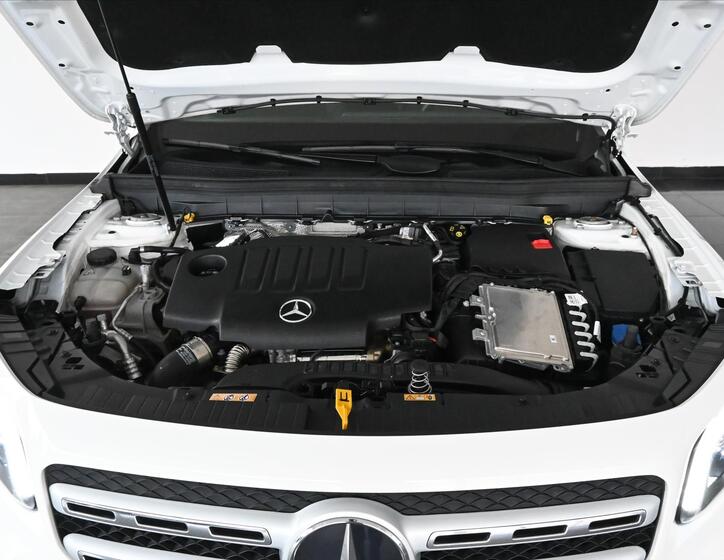 Mercedes-Benz GLB 5