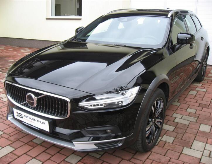 Volvo V90 2