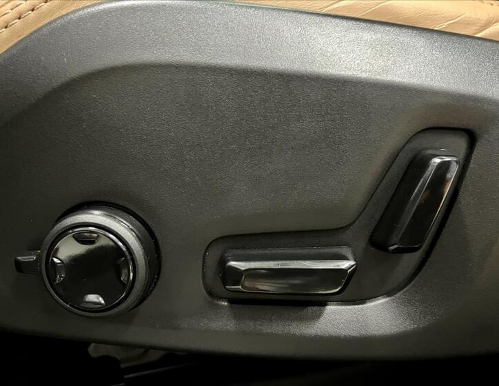 Volvo XC90 24