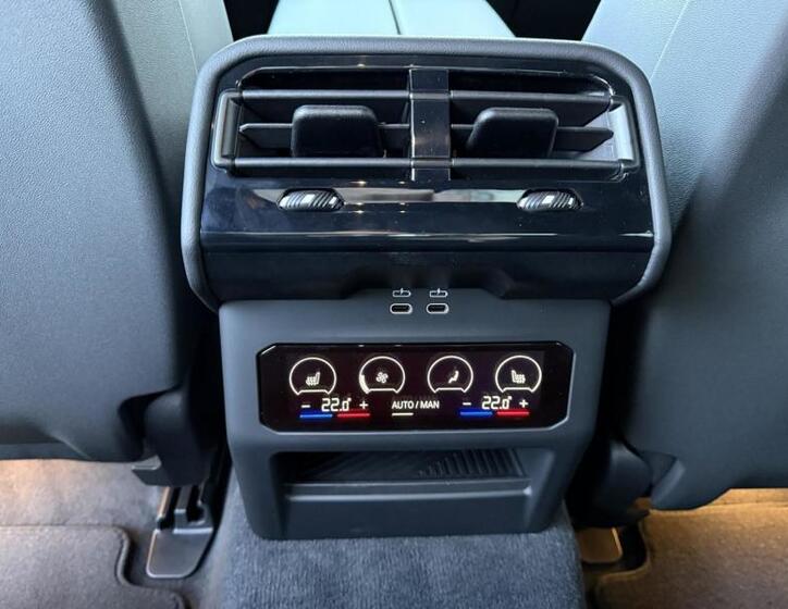 BMW i5 15