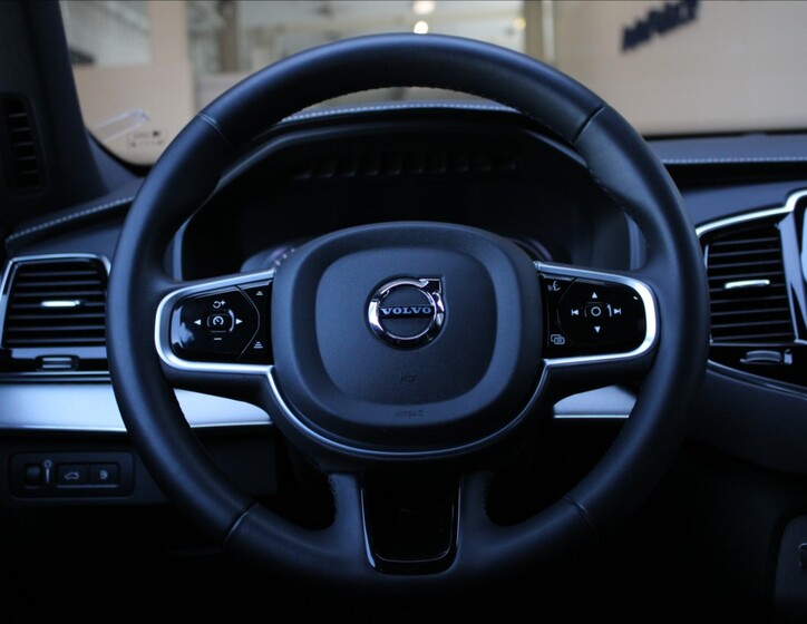 Volvo XC90 10