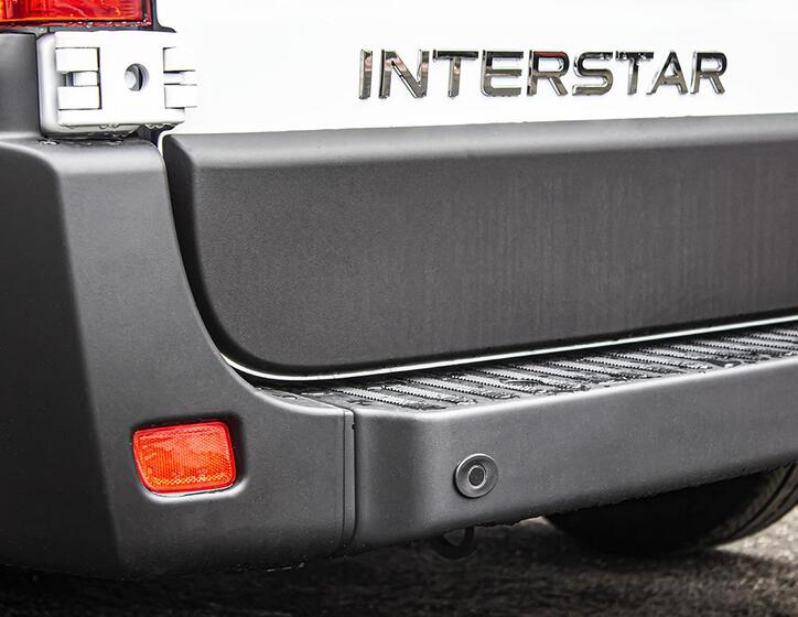 Nissan NV400 15