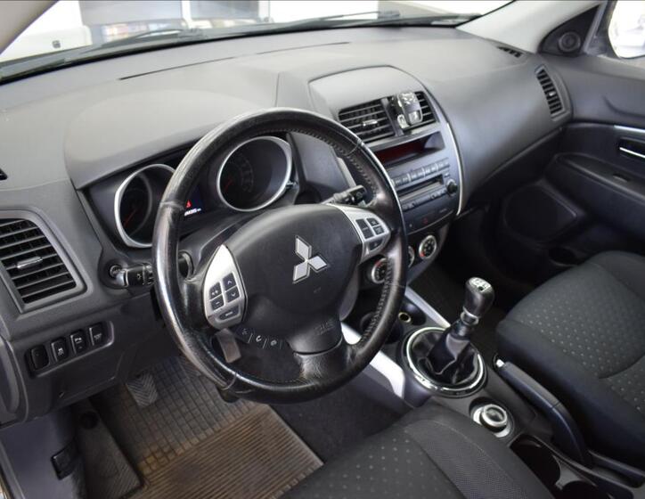 Mitsubishi ASX 9