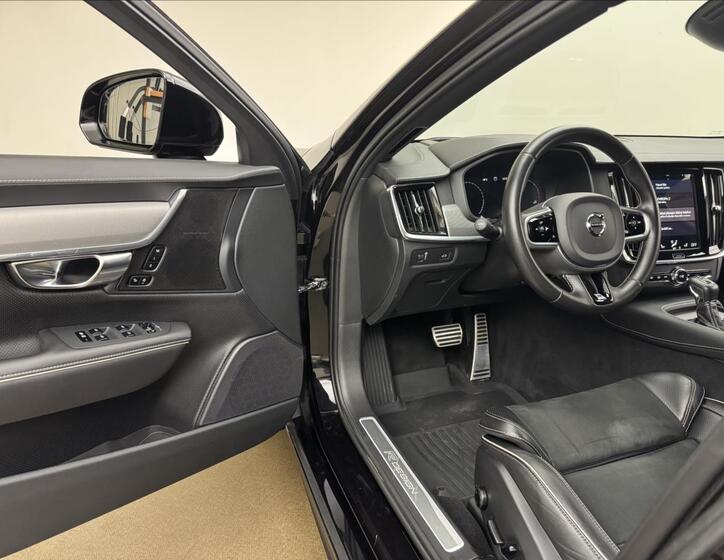 Volvo V90 27