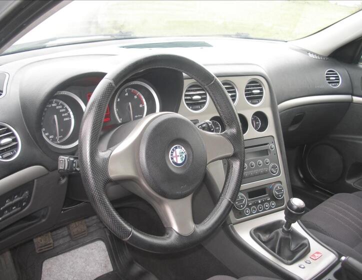 Alfa Romeo 159 5