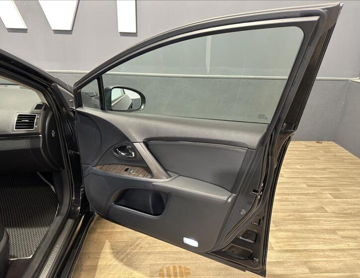 Toyota Avensis 15