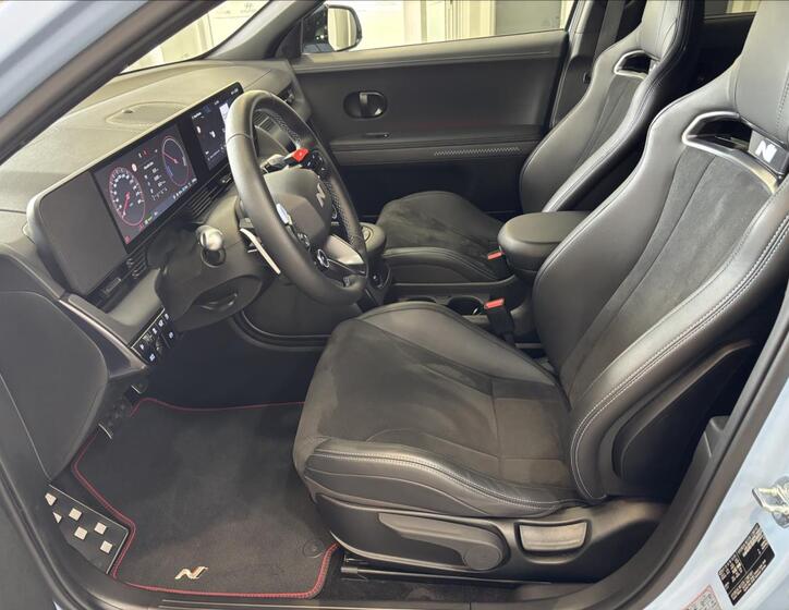 Hyundai IONIQ 7