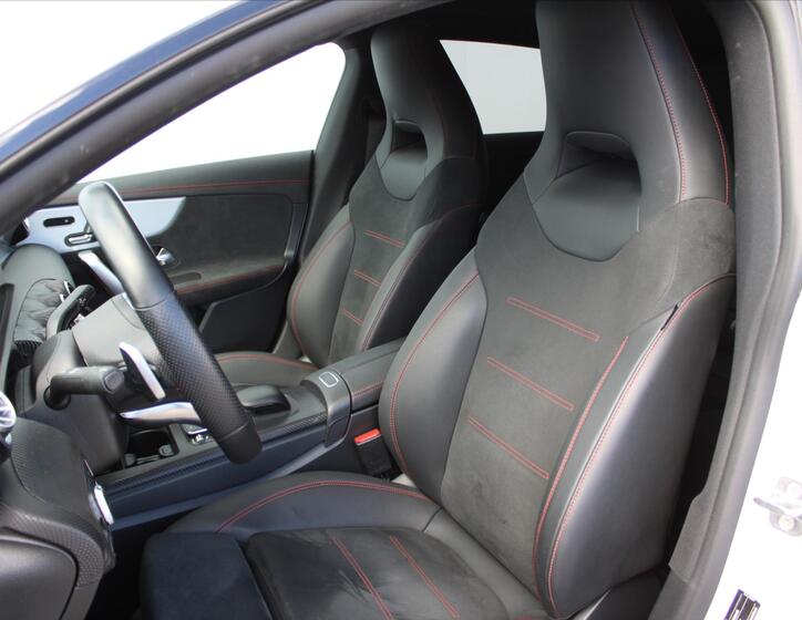 Mercedes-Benz CLA 10
