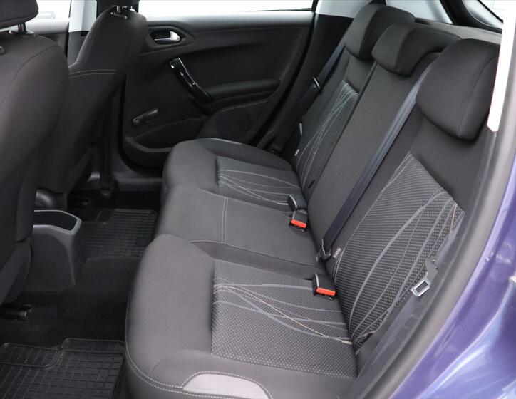 Peugeot 208 14