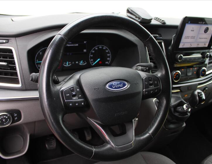 Ford Tourneo Custom 16