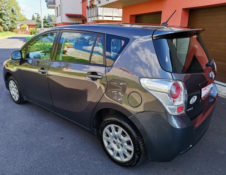 Toyota Verso 10
