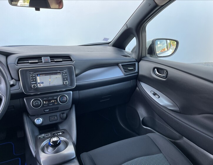 Nissan Leaf 25
