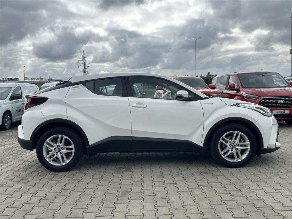 Toyota C-HR 6