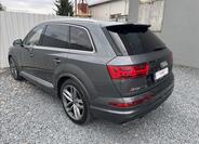Audi Q7 10